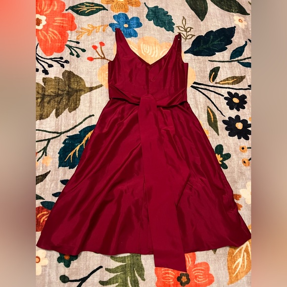 Like NEW Ann Taylor Silk Elegant Red Cranberry Sleeveless Dress - Picture 2 of 7